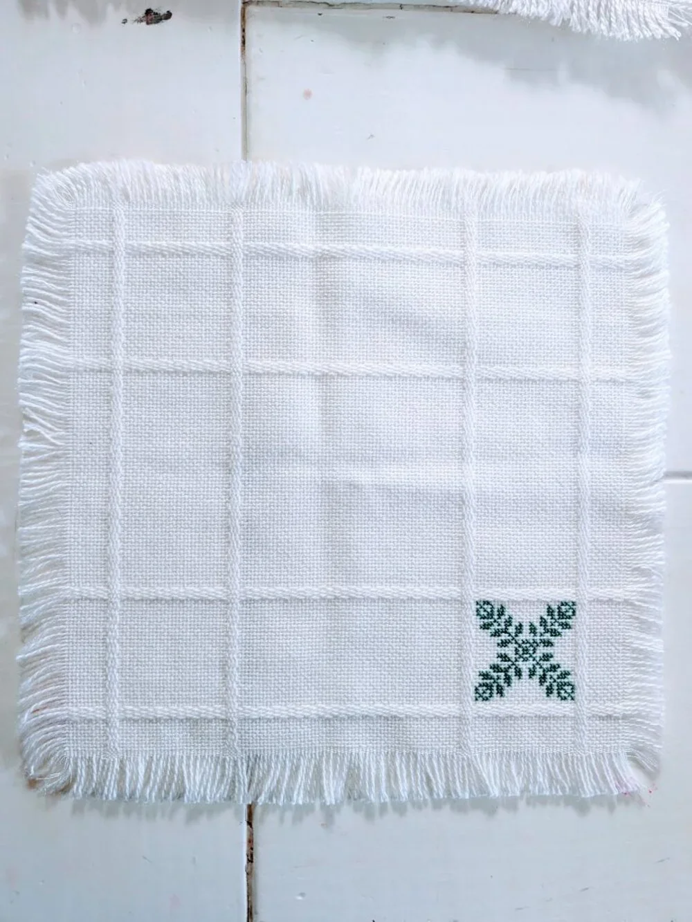 VTG Set Embroidered Cotton Placemats & Napkins White Cross Stitch Open Weave